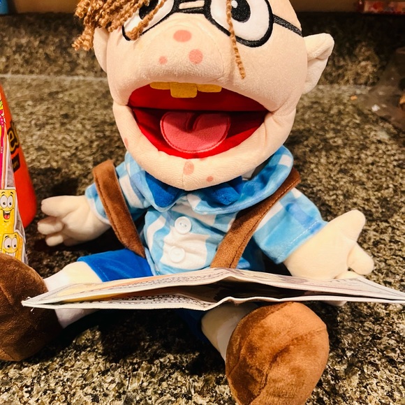 SML DISCONTINUED.. NEW! Puppet Cody! - Picture 3 of 3